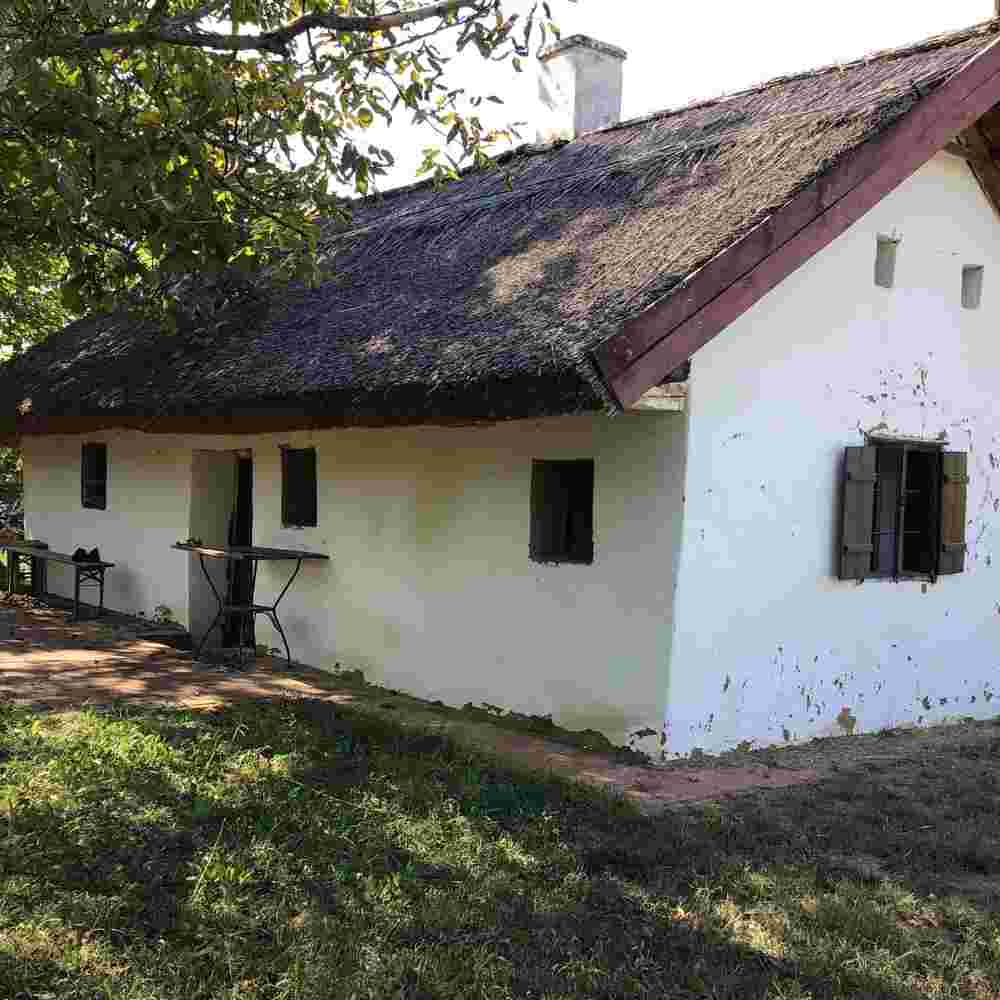auswandern-ungarn - altes Lehmhaus