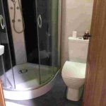 auswandern-ungarn-lehmhaus-von-architekten-saniert-bad