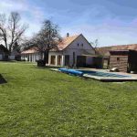 auswandern-ungarn-lehmhaus-von-architekten-saniert-sauna-pool