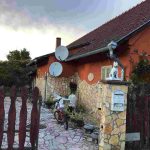 auswandern-ungarn - haus in kroatischem stil - südungarn - Seitenansicht