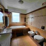 auswandern-ungarn - haus bei zalaegerszek - badezimmer mit badewanne