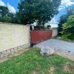 auswandern ungarn - suedungarn - zwei haeuser - grosses grundstueck - elektrisches tor