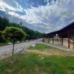 auswandern ungarn - suedungarn - zwei haeuser - grosses grundstueck - zufahrt